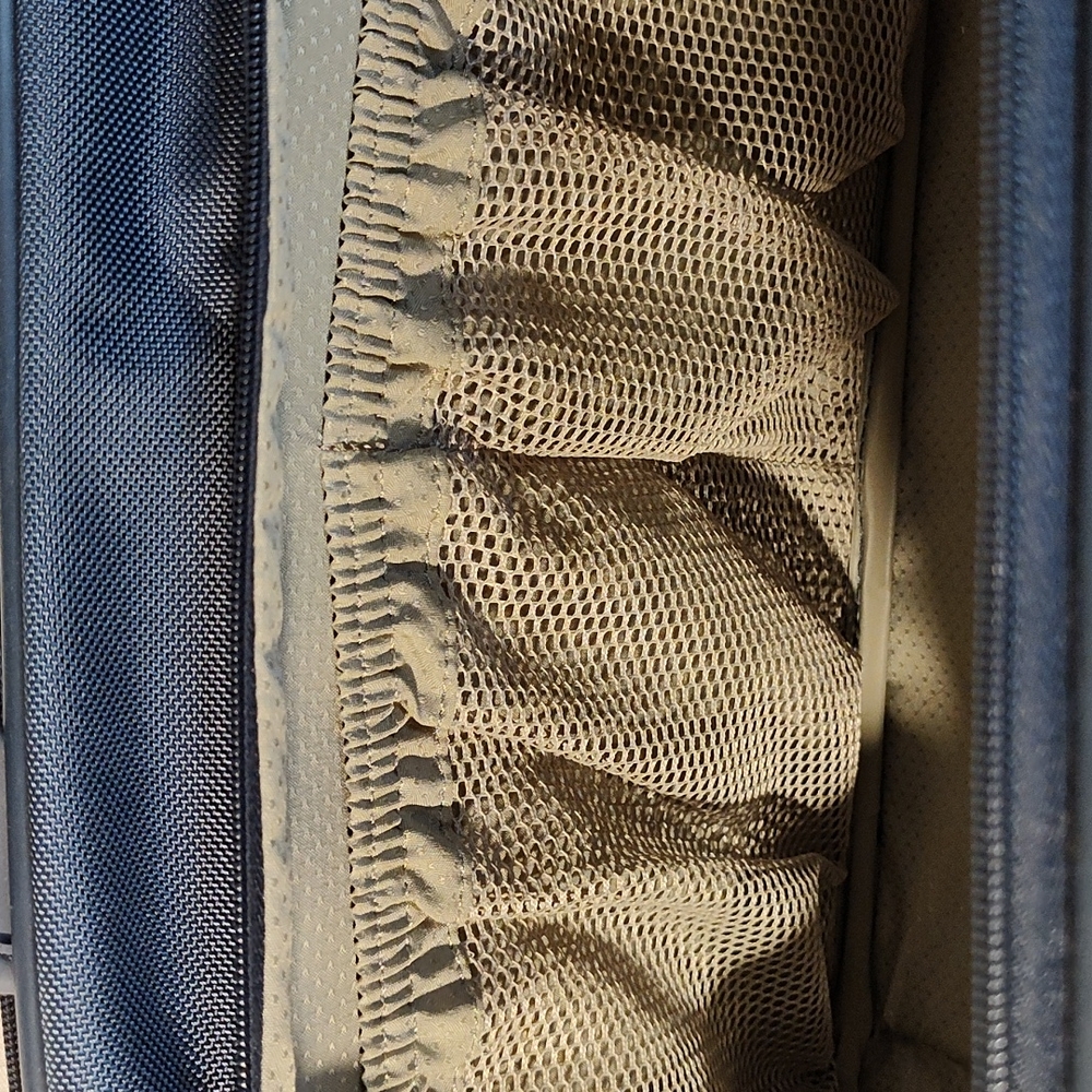 Samsonite Travel Bag - Picture 7 of 9